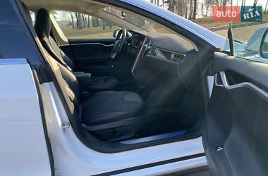 Лифтбек Tesla Model S 2016 в 