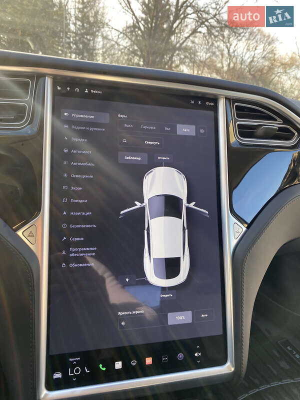 Лифтбек Tesla Model S 2016 в Житомире