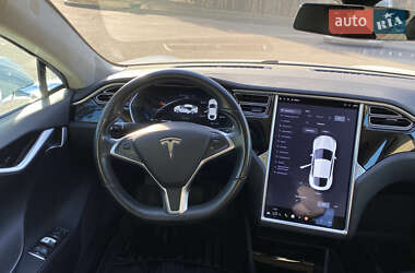 Лифтбек Tesla Model S 2016 в 
