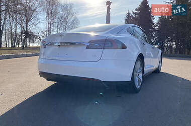 Лифтбек Tesla Model S 2016 в 
