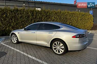 Лифтбек Tesla Model S 2014 в Киеве