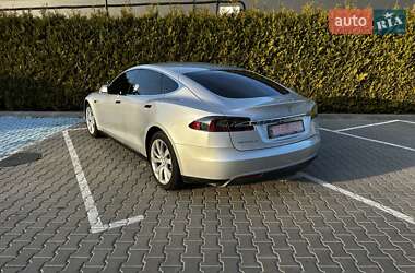 Лифтбек Tesla Model S 2014 в Киеве
