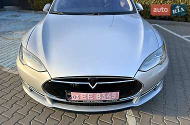 Лифтбек Tesla Model S 2014 в Киеве