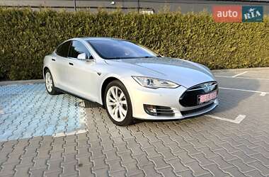 Лифтбек Tesla Model S 2014 в Киеве