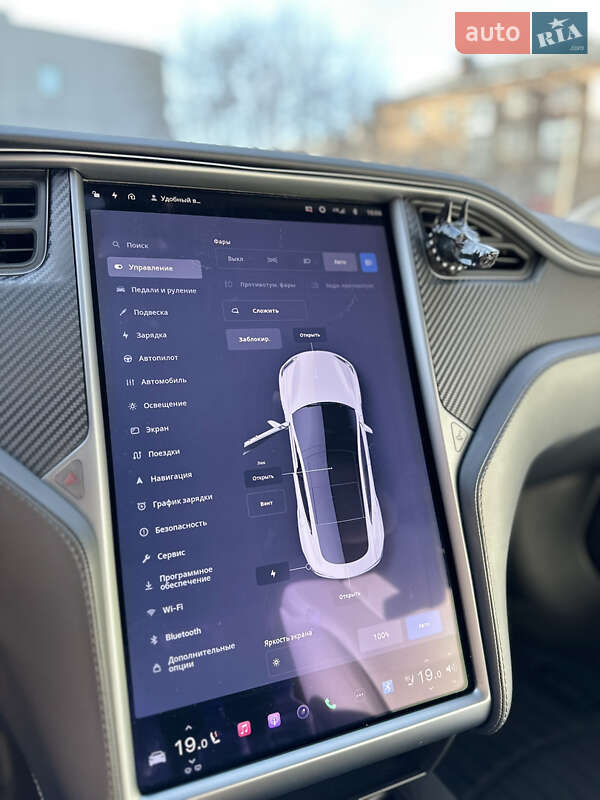 Лифтбек Tesla Model S 2018 в Киеве
