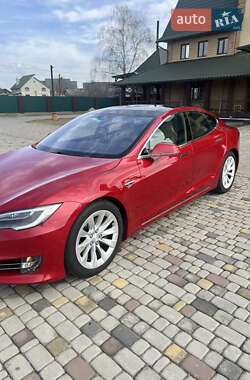 Лифтбек Tesla Model S 2016 в 