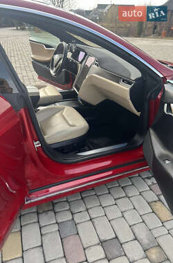 Лифтбек Tesla Model S 2016 в 