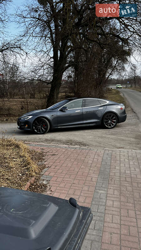 Лифтбек Tesla Model S 2020 в Ровно