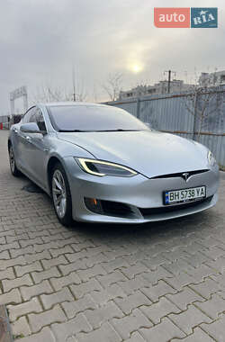 Лифтбек Tesla Model S 2016 в 