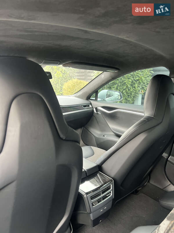 Лифтбек Tesla Model S 2016 в Одессе