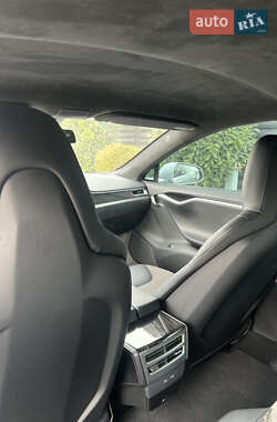 Лифтбек Tesla Model S 2016 в 