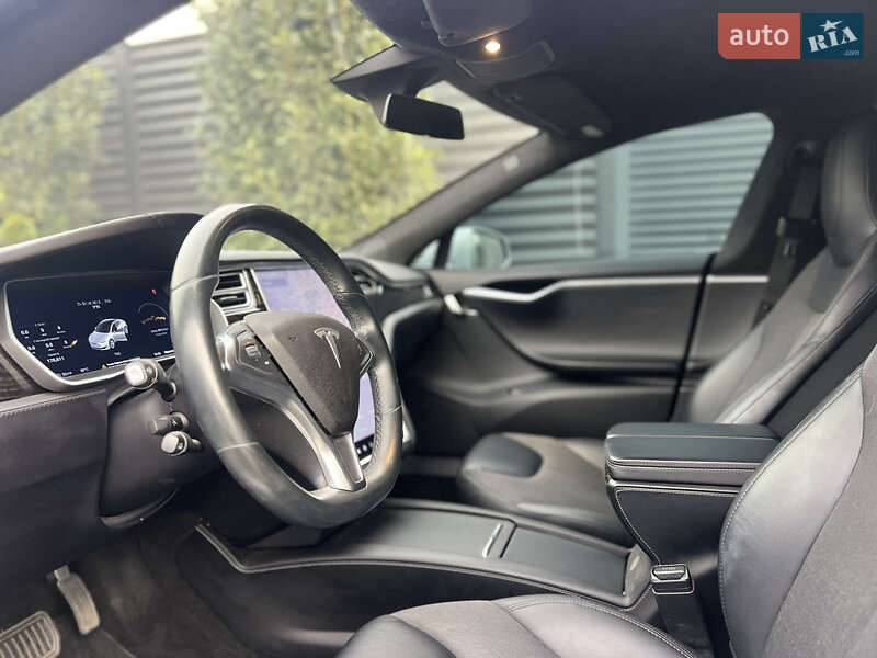 Лифтбек Tesla Model S 2016 в Одессе