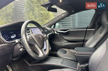 Лифтбек Tesla Model S 2016 в 