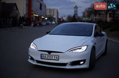 Ліфтбек Tesla Model S 2019 в 
