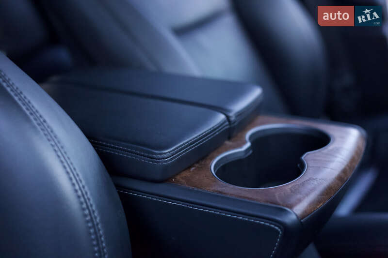 Ліфтбек Tesla Model S 2019 в Києві