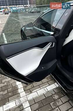 Ліфтбек Tesla Model S 2020 в 
