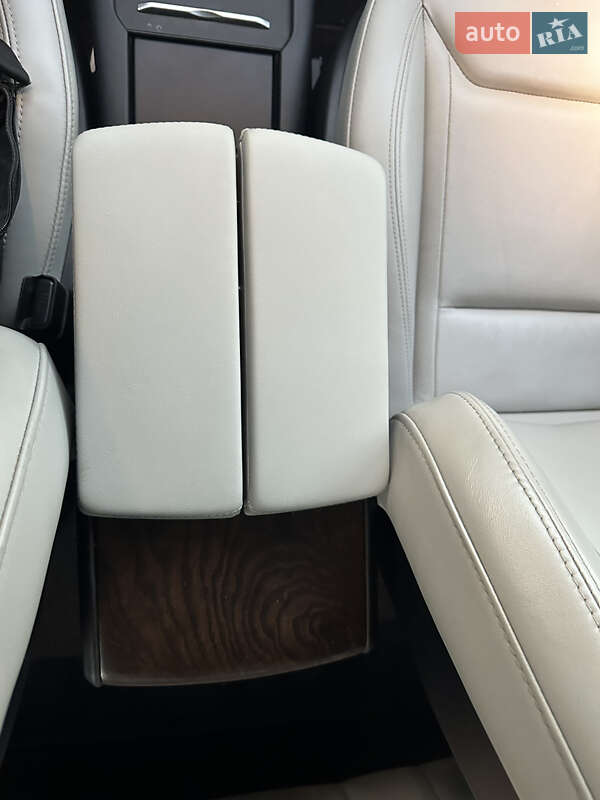 Лифтбек Tesla Model S 2016 в Львове