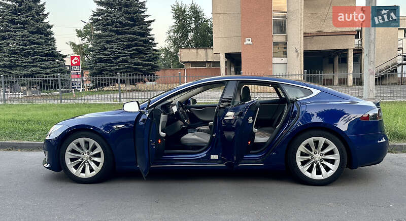 Tesla Model S 2016