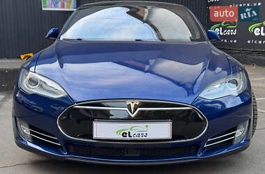 Лифтбек Tesla Model S 2015 в Киеве
