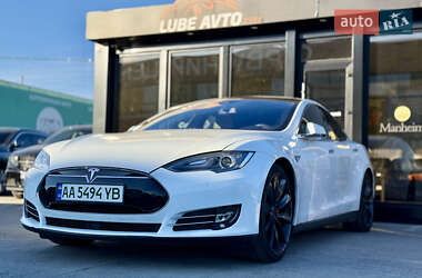 Ліфтбек Tesla Model S 2015 в Києві