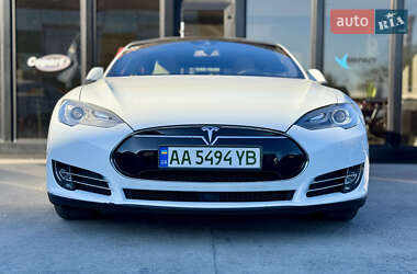 Ліфтбек Tesla Model S 2015 в Києві