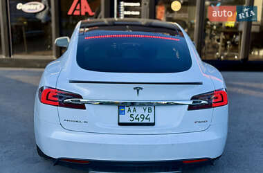 Ліфтбек Tesla Model S 2015 в Києві