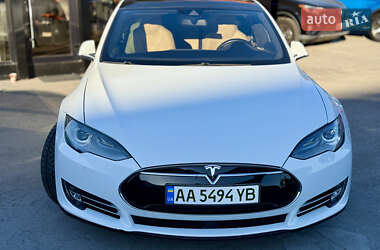 Ліфтбек Tesla Model S 2015 в Києві