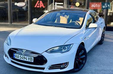 Ліфтбек Tesla Model S 2015 в Києві