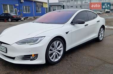 Ліфтбек Tesla Model S 2017 в Києві