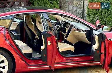 Лифтбек Tesla Model S 2017 в 