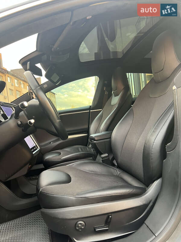 Ліфтбек Tesla Model S 2015 в Львові