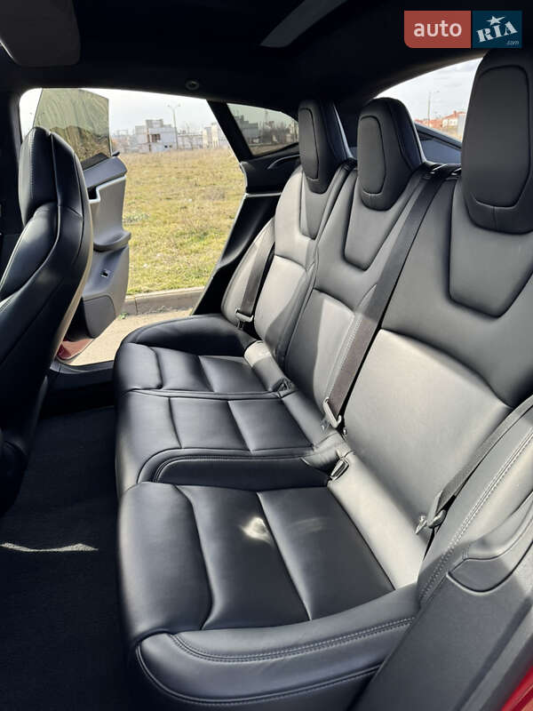 Лифтбек Tesla Model S 2018 в Одессе