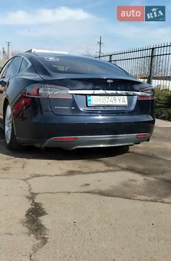 Лифтбек Tesla Model S 2014 в 