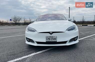 Лифтбек Tesla Model S 2017 в 