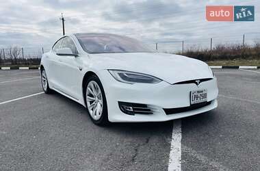 Лифтбек Tesla Model S 2017 в 