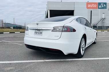 Лифтбек Tesla Model S 2017 в 