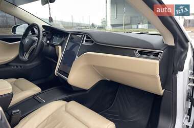 Лифтбек Tesla Model S 2017 в 