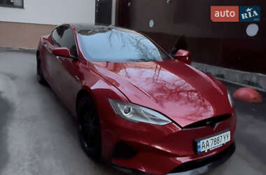 Лифтбек Tesla Model S 2015 в Киеве