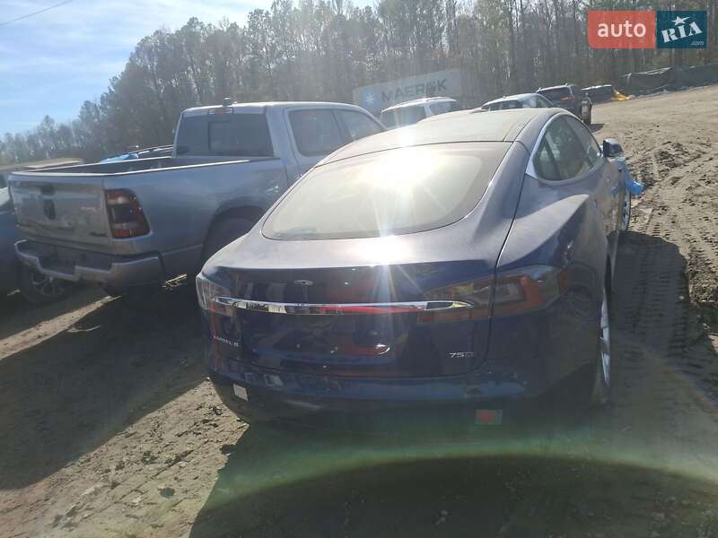 Лифтбек Tesla Model S 2018 в Киеве