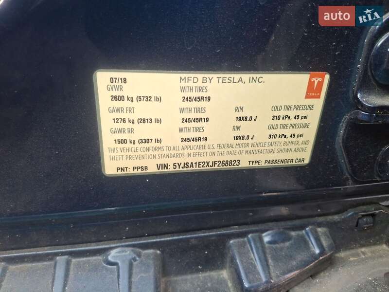 Лифтбек Tesla Model S 2018 в Киеве