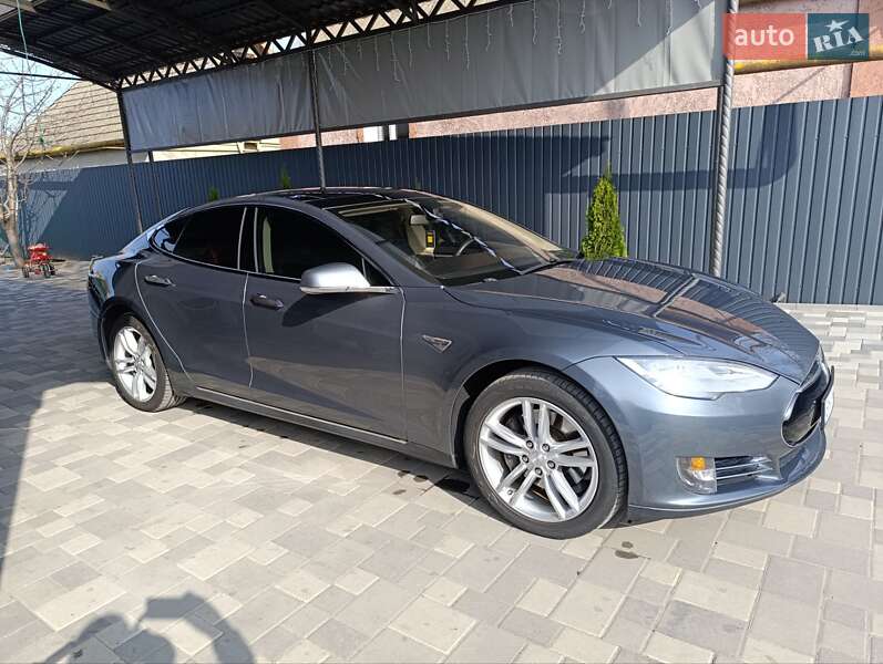 Лифтбек Tesla Model S 2013 в Измаиле