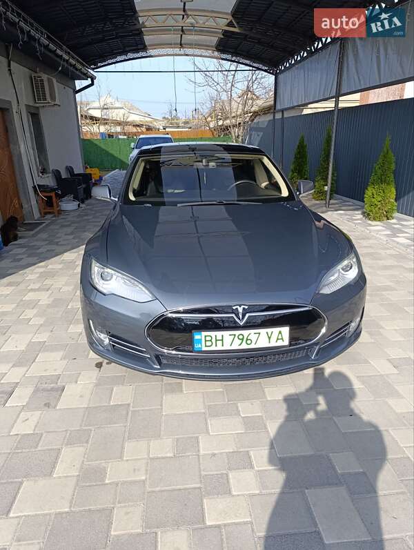 Лифтбек Tesla Model S 2013 в Измаиле
