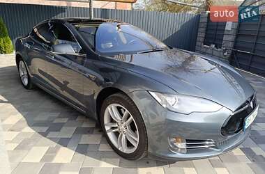 Лифтбек Tesla Model S 2013 в 