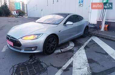 Лифтбек Tesla Model S 2014 в 