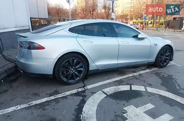 Лифтбек Tesla Model S 2014 в 