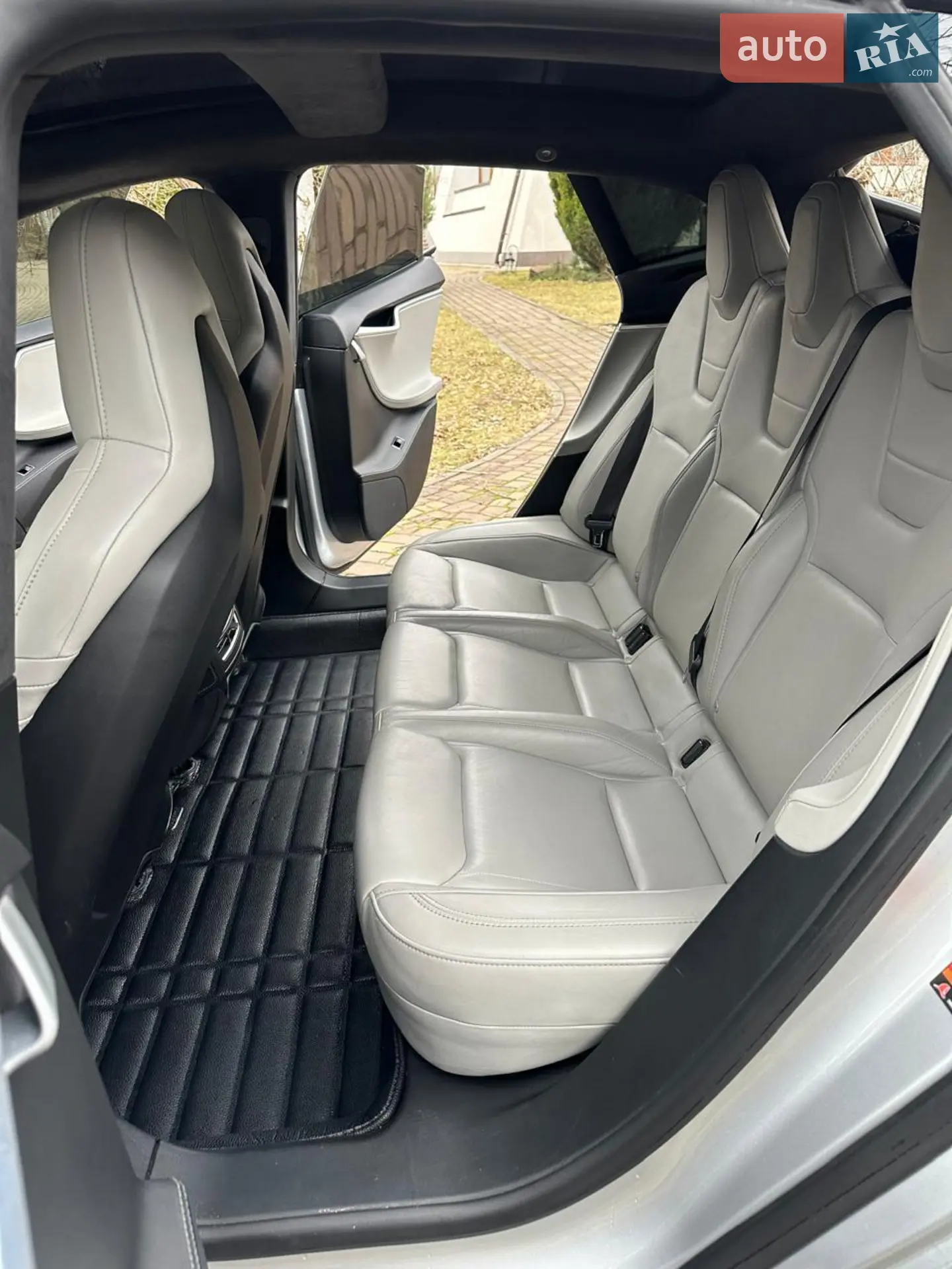 2015 Tesla Model S - мініатюра 12