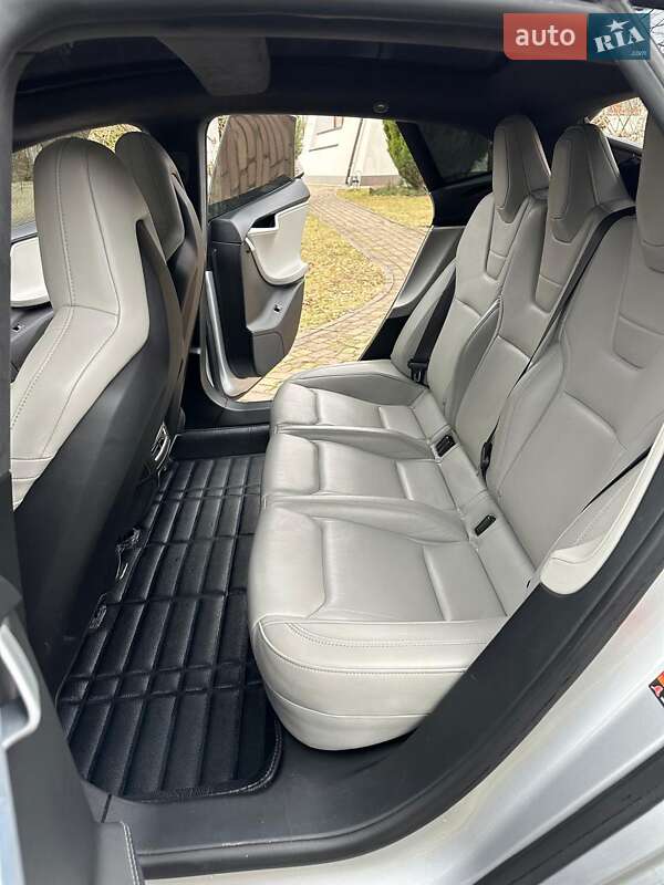 Лифтбек Tesla Model S 2015 в Харькове