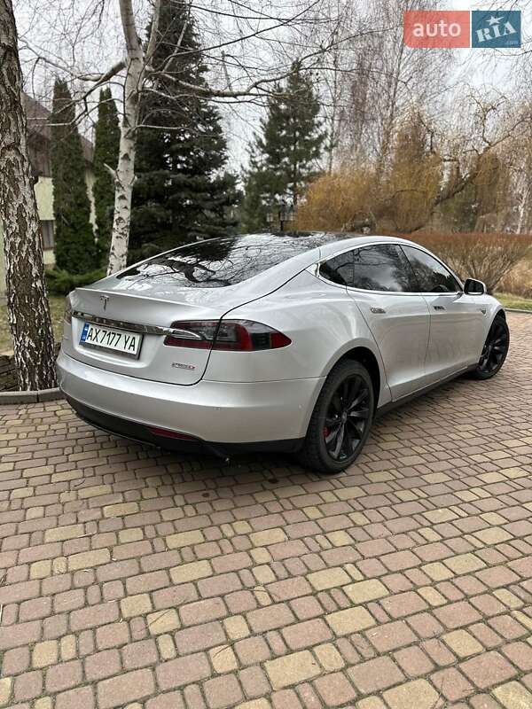 Лифтбек Tesla Model S 2015 в Харькове