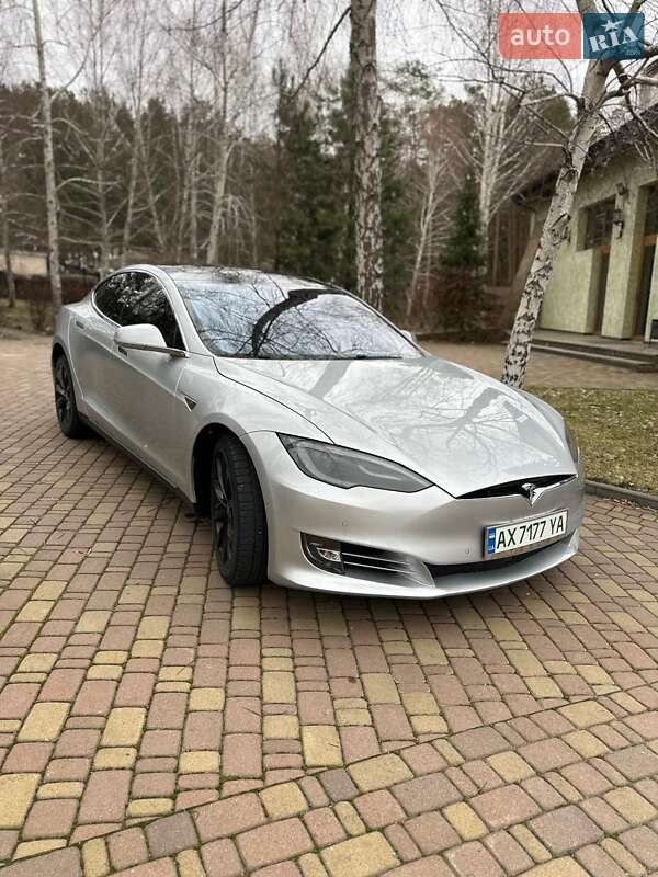 Лифтбек Tesla Model S 2015 в Харькове