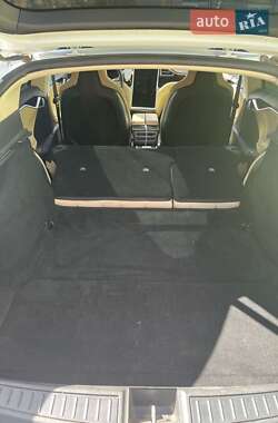 Ліфтбек Tesla Model S 2015 в 
